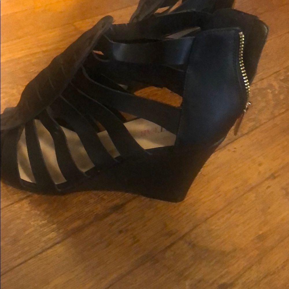 Summer wedges